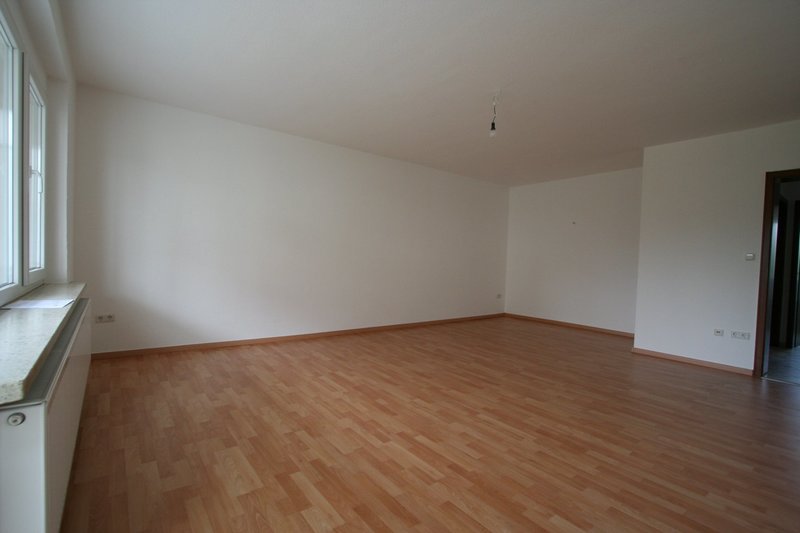 Perfekt für alt und jung! Modernisierte EG-Wohnung in toller Grünanlage! - Photo 2