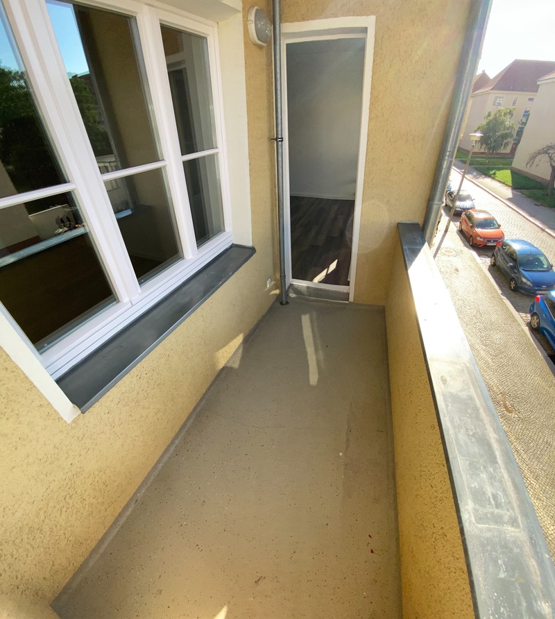 Wohnen im Grünen: Charmante 2-Raum Wohnung mit Balkon in ruhiger Curiesiedlung! - Photo 1